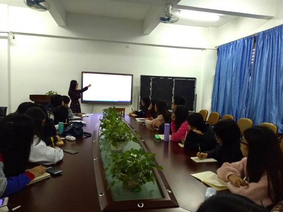 说明: 记者培训1